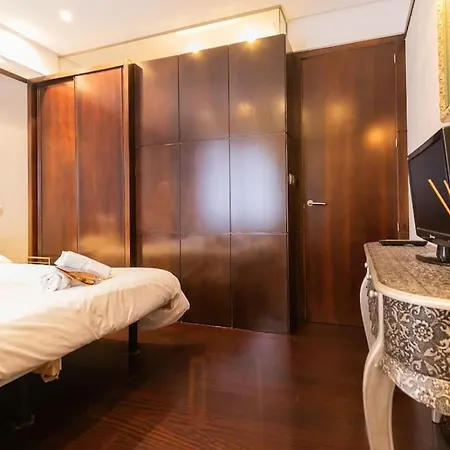 Frente Al Parque, En El Centro アパート