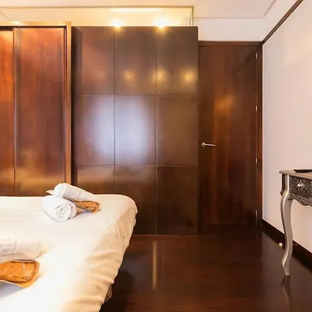 Frente Al Parque, En El Centro アパート ビルバオ