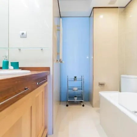 Frente Al Parque, En El Centro *