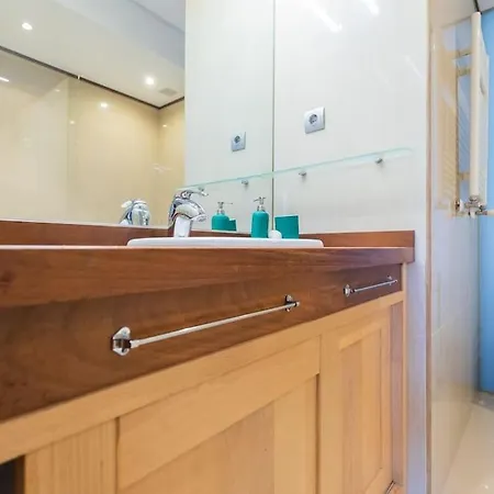 Frente Al Parque, En El Centro * Бильбао