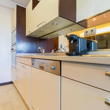 Frente Al Parque, En El Centro ビルバオ